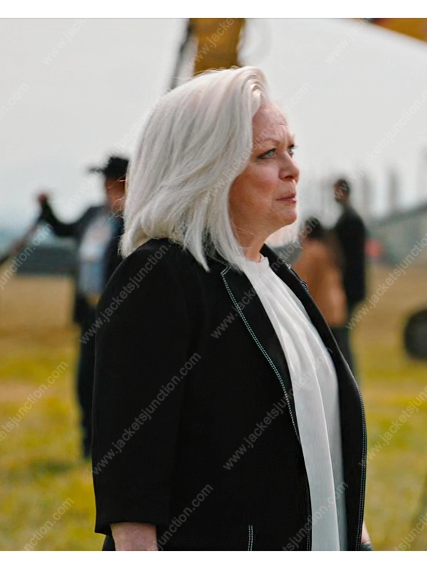 Yellowstone S04 Jacki Weaver Blazer