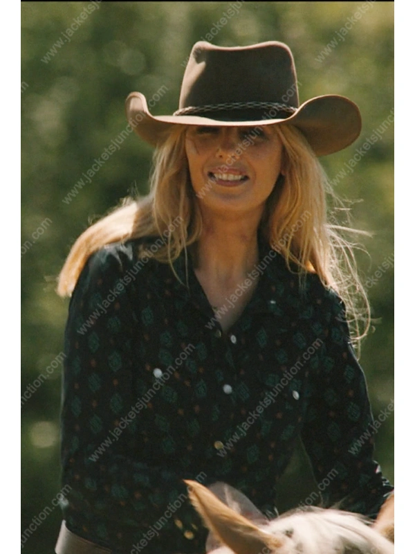 Yellowstone S05 Beth Dutton White Chain Print Shirt