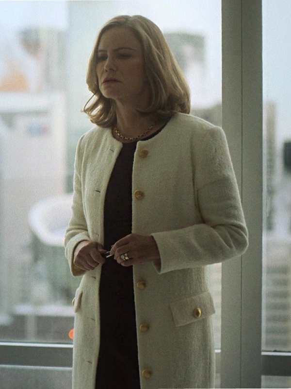 Leigh Fargo S05 Lorraine Lyon White Coat