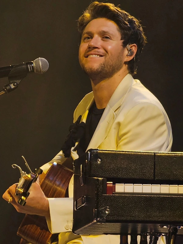 Niall Horan White Suit