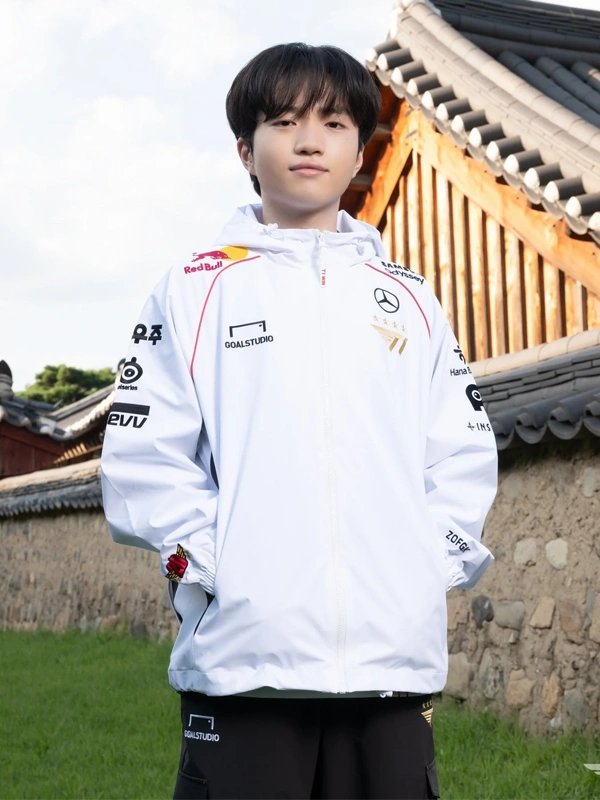 t1 white jacket