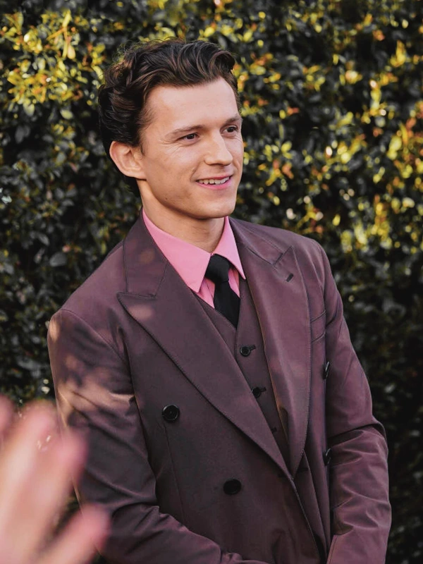 Critics Choice Awards 2024 Tom Holland Blazer Brown