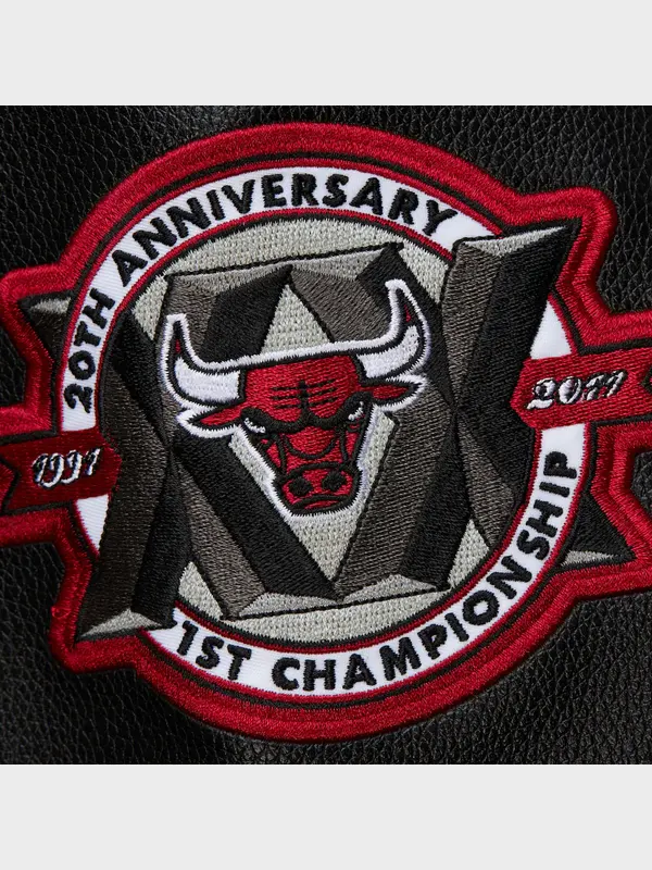 Chicago Bulls Black Vintage Logo Full-Snap Varsity Jacket