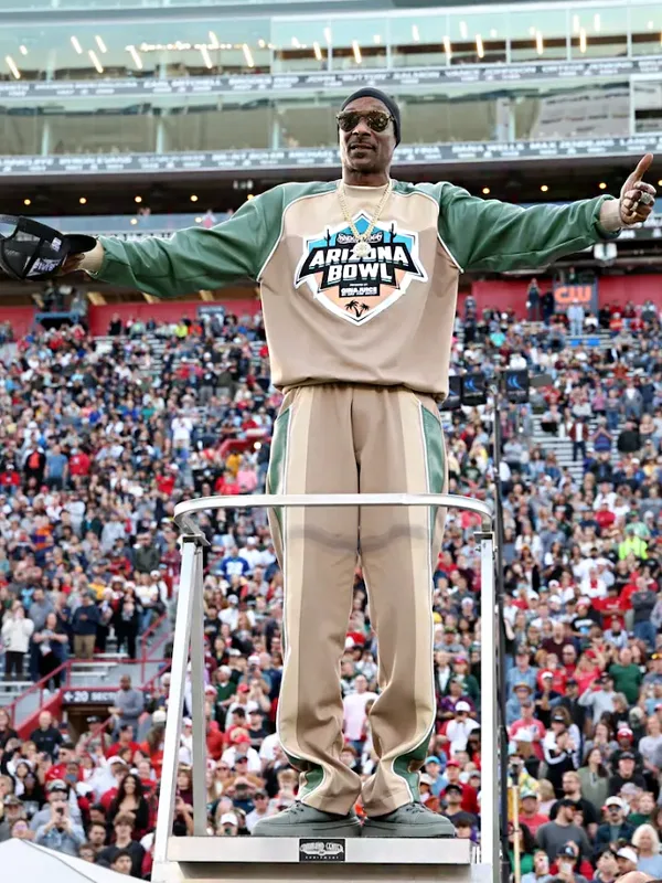 Snoop Dogg Brown & Green Tracksuit Arizona Bowl Halftime Show