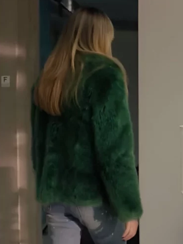 Kaitlin Olson High Potential 2025 Fur Coat Green